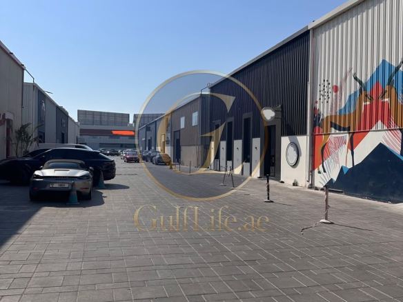 Warehouse for Rent in Al Quoz | 3,850 sqft - photo 1