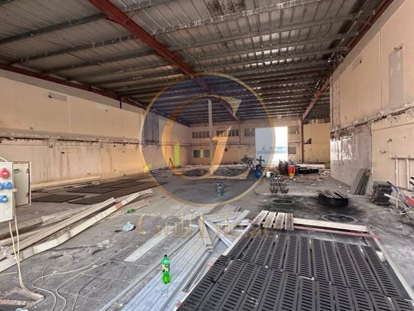 Warehouse for Rent in Al Quoz | 5,000 sqft - photo 1