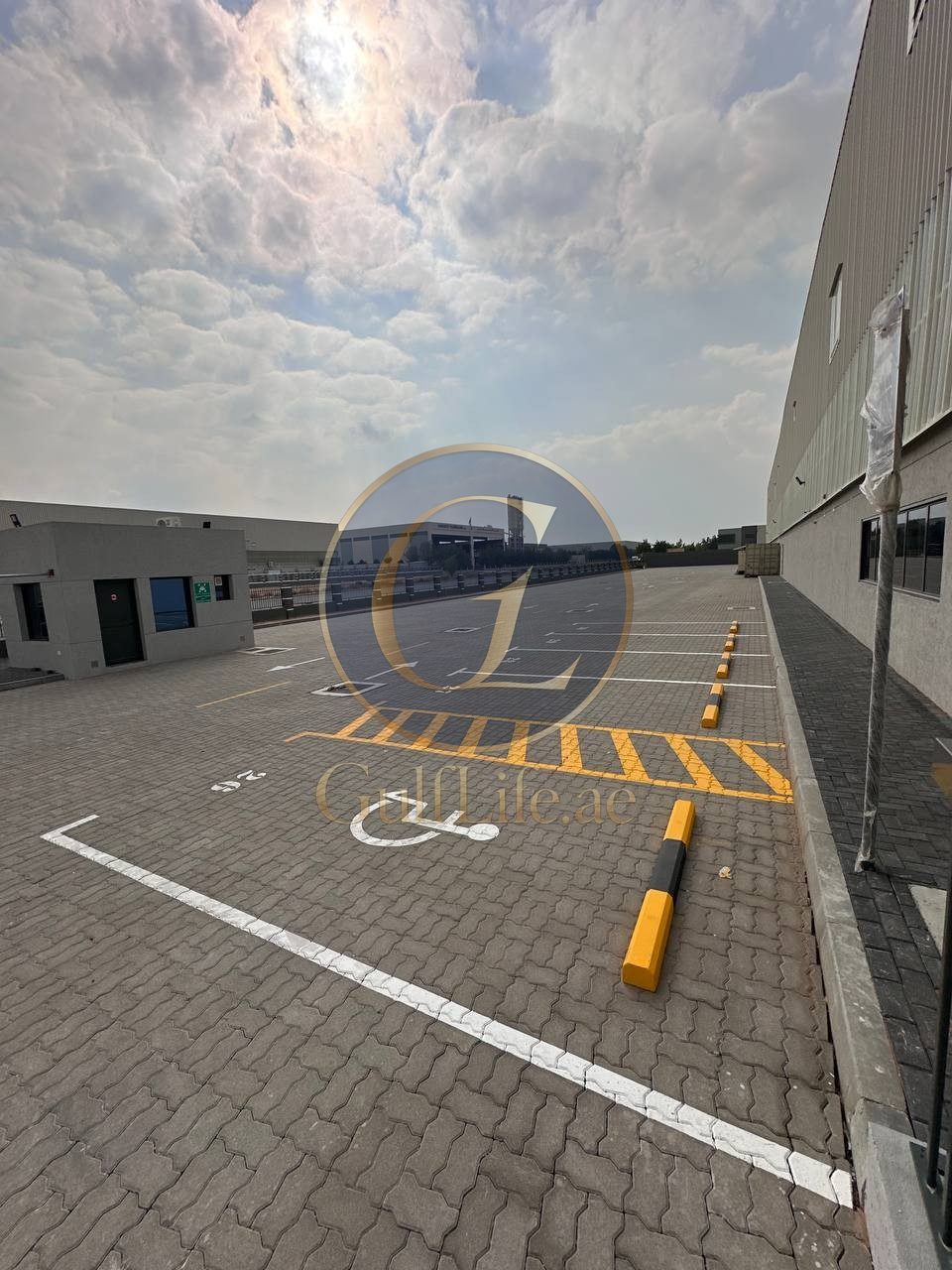 Warehouse for Rent in Dubai Industrial City | 37,007 sqft | 1,000 KW – photo 1 Warehouse for Rent in Dubai Industrial City | 37,007 sqft | 1,000 KW - photo 1