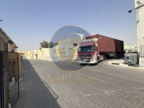 Warehouse for Rent in Dubai Industrial City | 7,500 sqft - photo 1