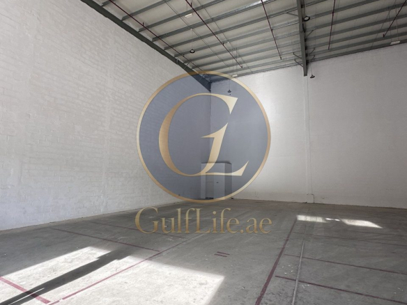 Warehouse for Rent in Dubai Industrial City | 4,050 sqft - photo 1