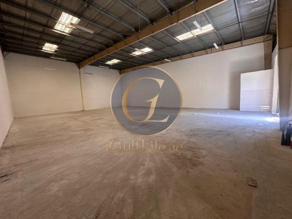 Warehouse for Rent in Dubai Investments Park | 3,900 sqft - photo 1