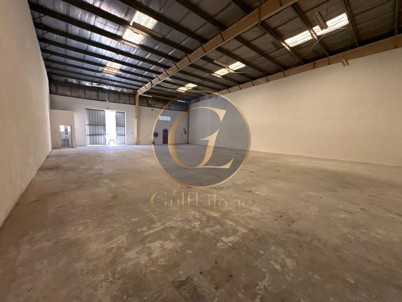 Warehouse for Rent in Dubai Investments Park | 3,900 sqft - photo 2