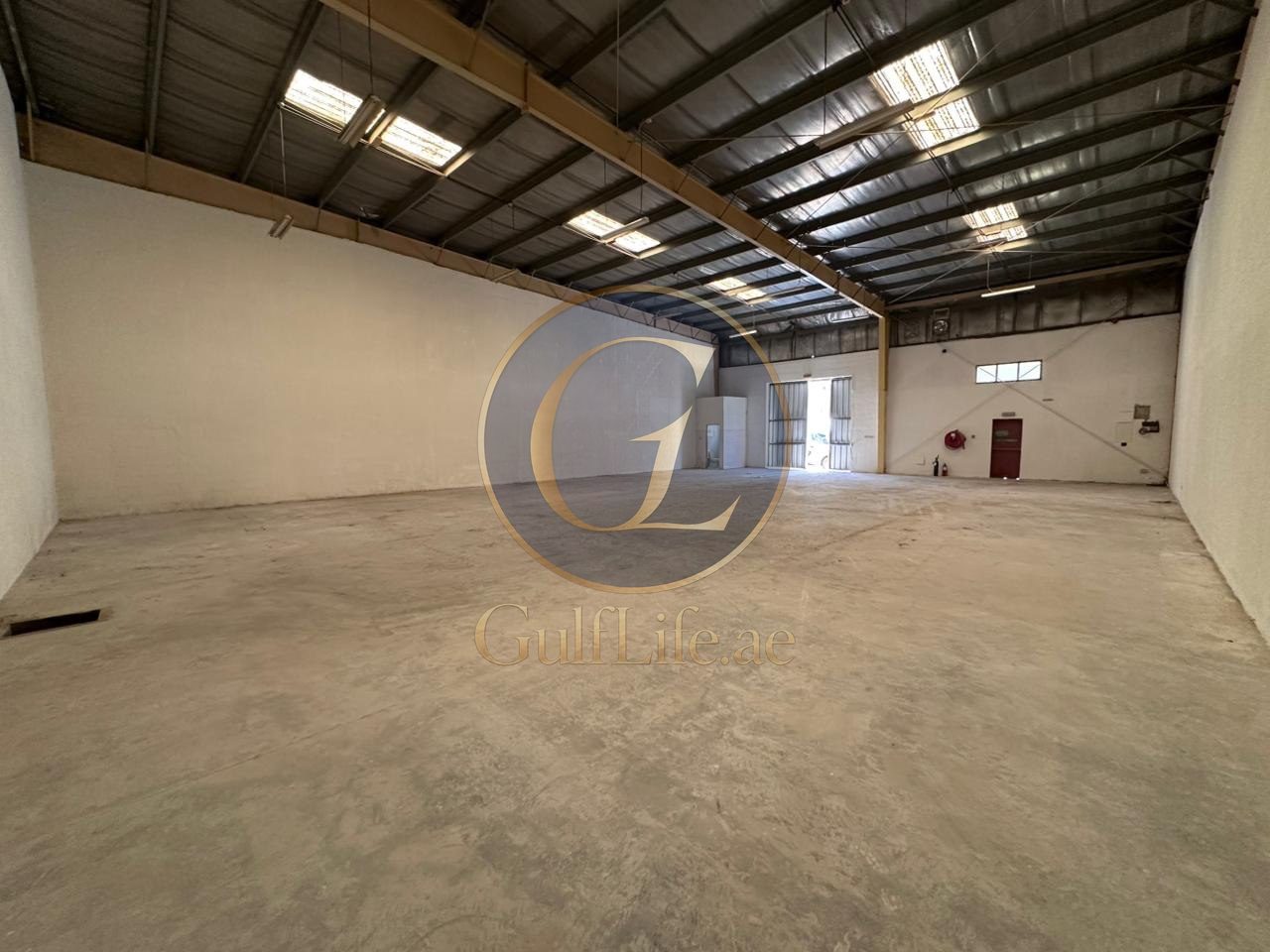 Warehouse for Rent in Dubai Investments Park | 3,900 sqft - photo 4