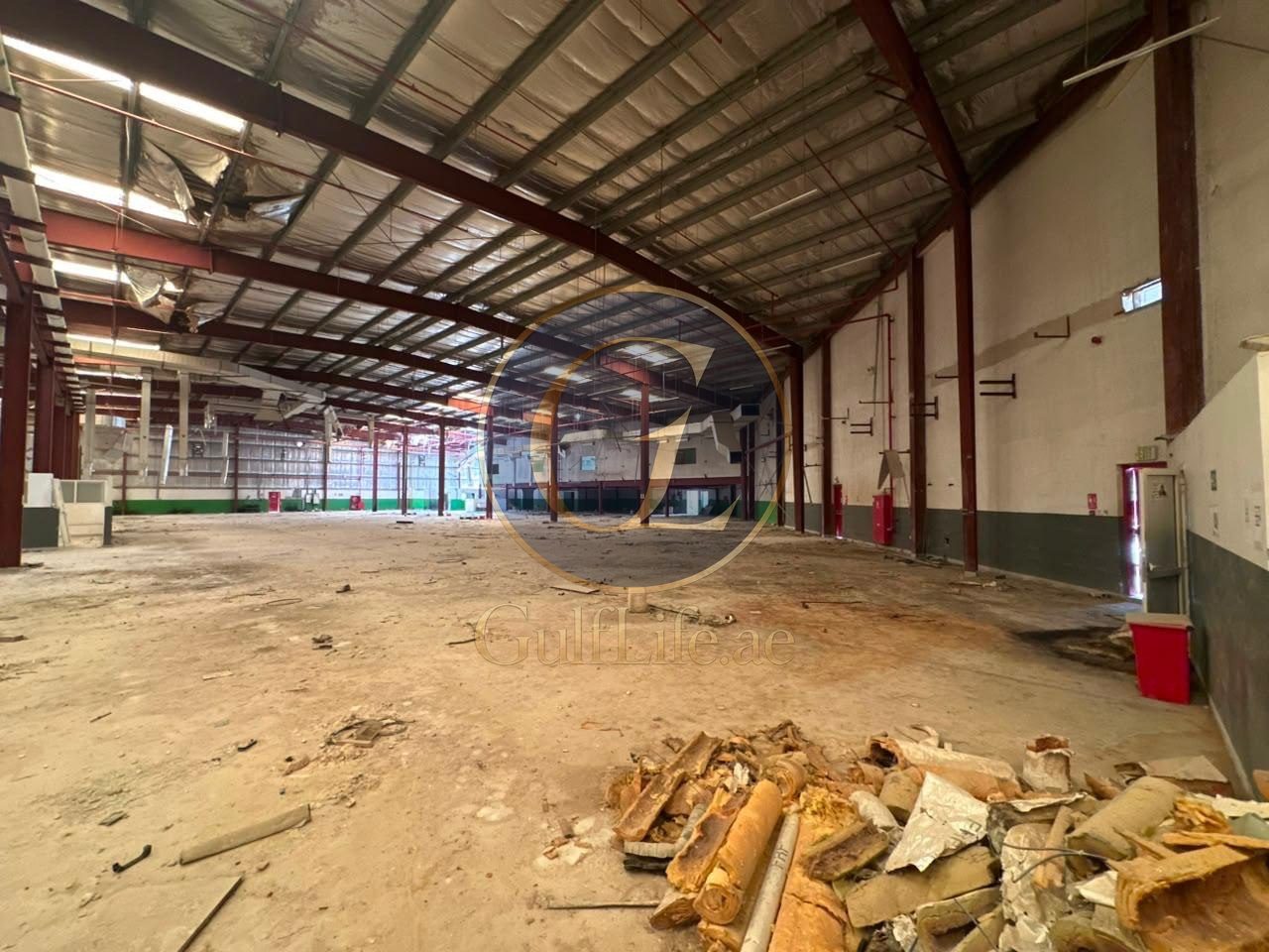 Warehouse for Sale in Dubai Investments Park | 48,000 sqft | 1,900 KW - photo 4