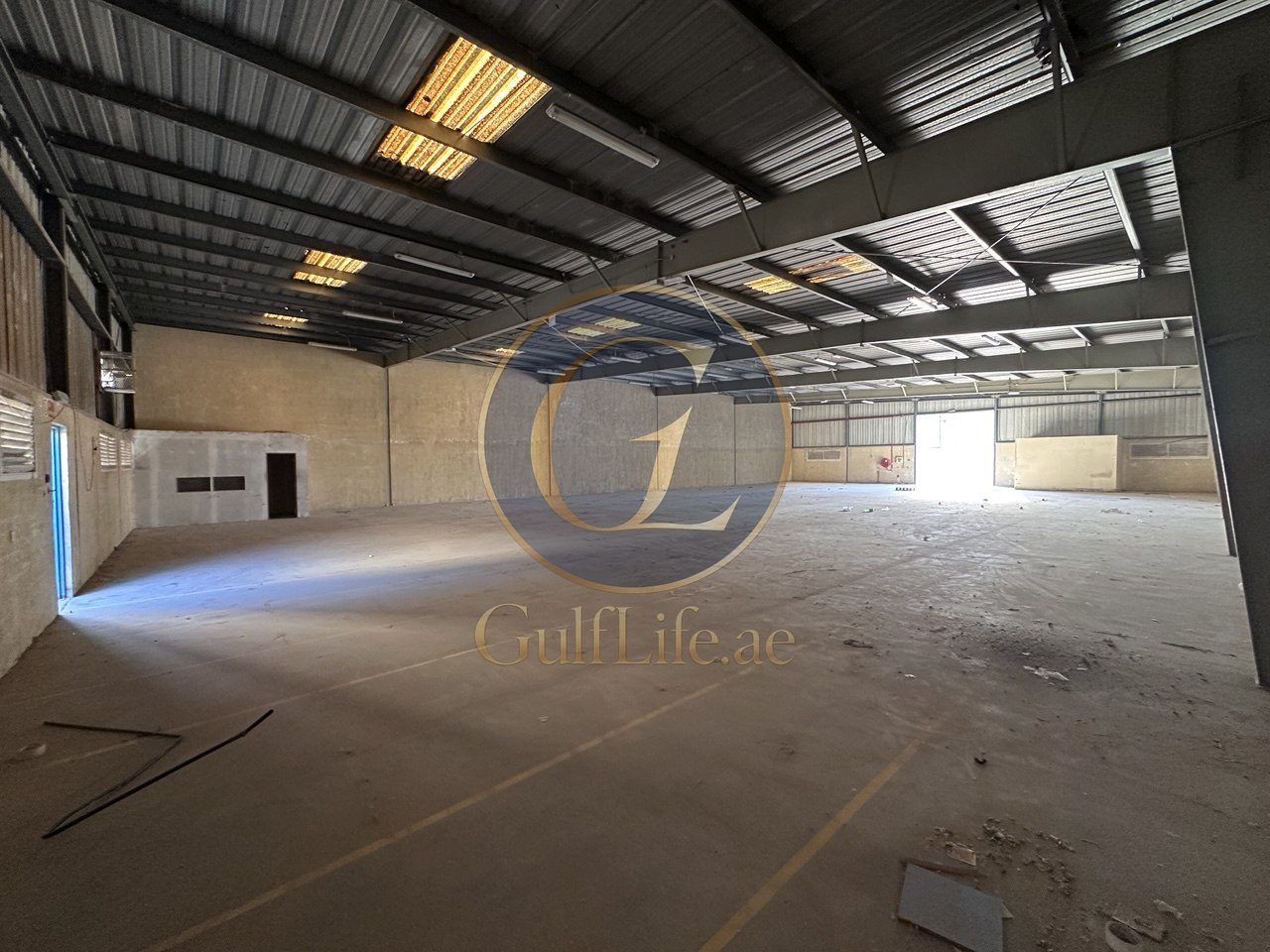 Warehouse for Rent in Al Quoz | 8,000 sqft - photo 2