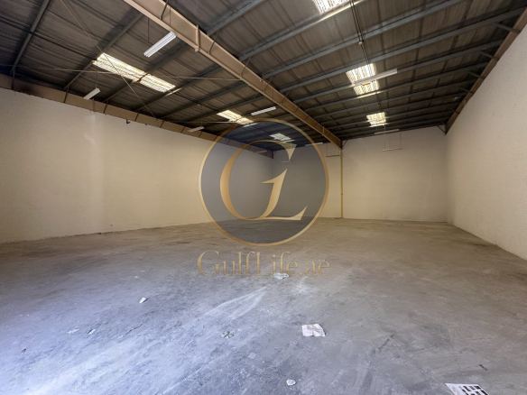 Warehouse for Rent in Dubai Investments Park | 3,900 sqft - photo 1