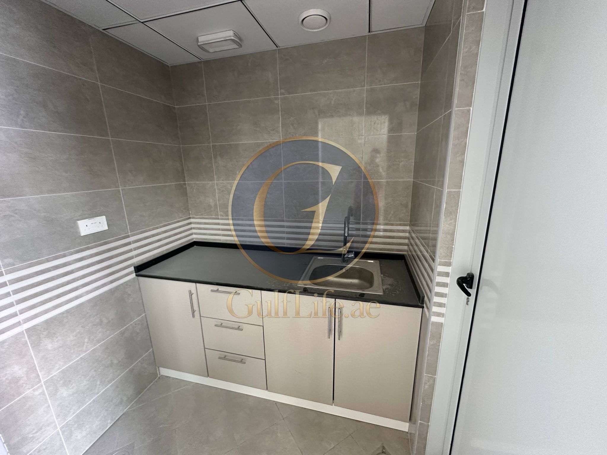 Cold Storage for Rent in Ras Al Khor | 3,391 sqft - photo 4